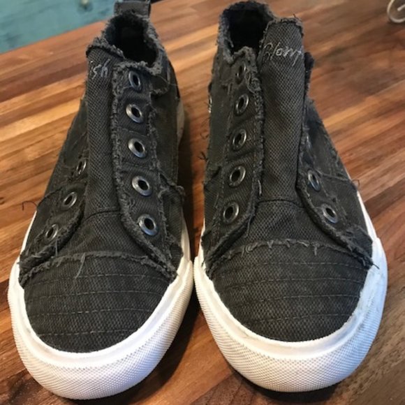 Blowfish Shoes - Blowfish Black Canvas Tennis Shoes Women's Size 9